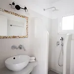 Zisis בית הארחה אגיוס סטפנוס