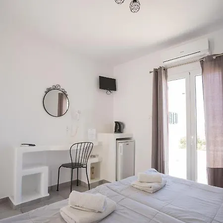 Zisis * Agios Stefanos (Mykonos)